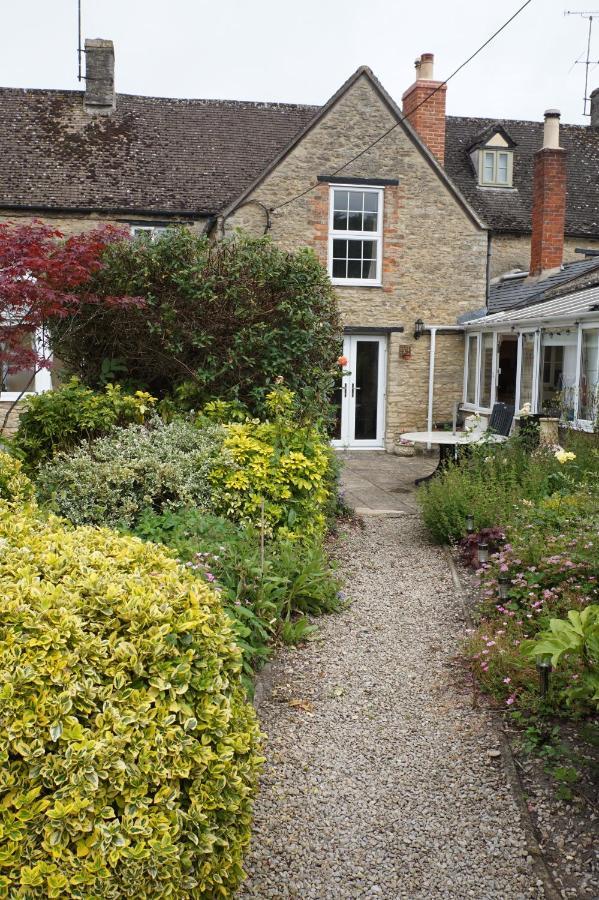 The Nurseries Bed And Breakfast Fairford Exterior photo
